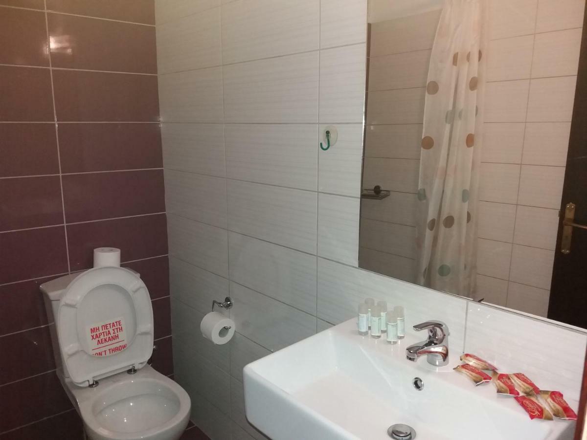 马诺斯公寓酒店 圣尼古拉奥斯 外观 照片